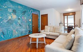 Spacious Bright Apartment Near City Center And Como Lake With Air Conditioning