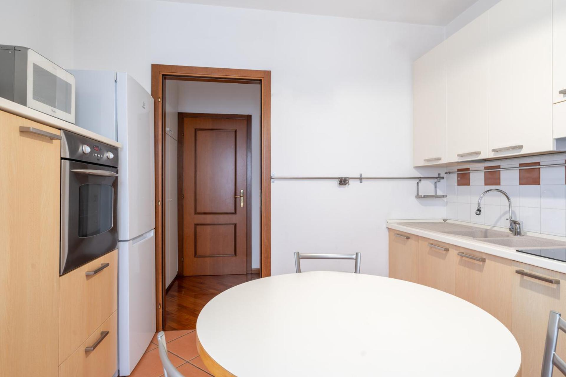 Spacious Bright Apartment Near City Center And Como Lake With Air Conditioning Lecco Exterior photo