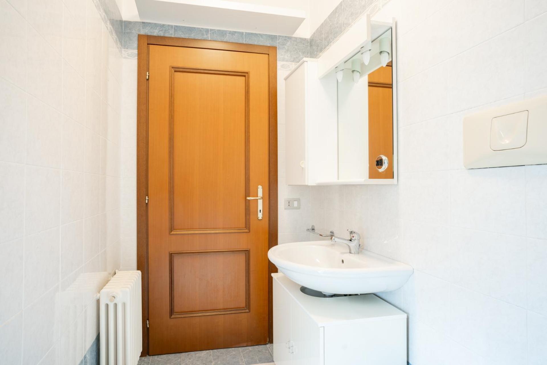 Spacious Bright Apartment Near City Center And Como Lake With Air Conditioning Lecco Exterior photo