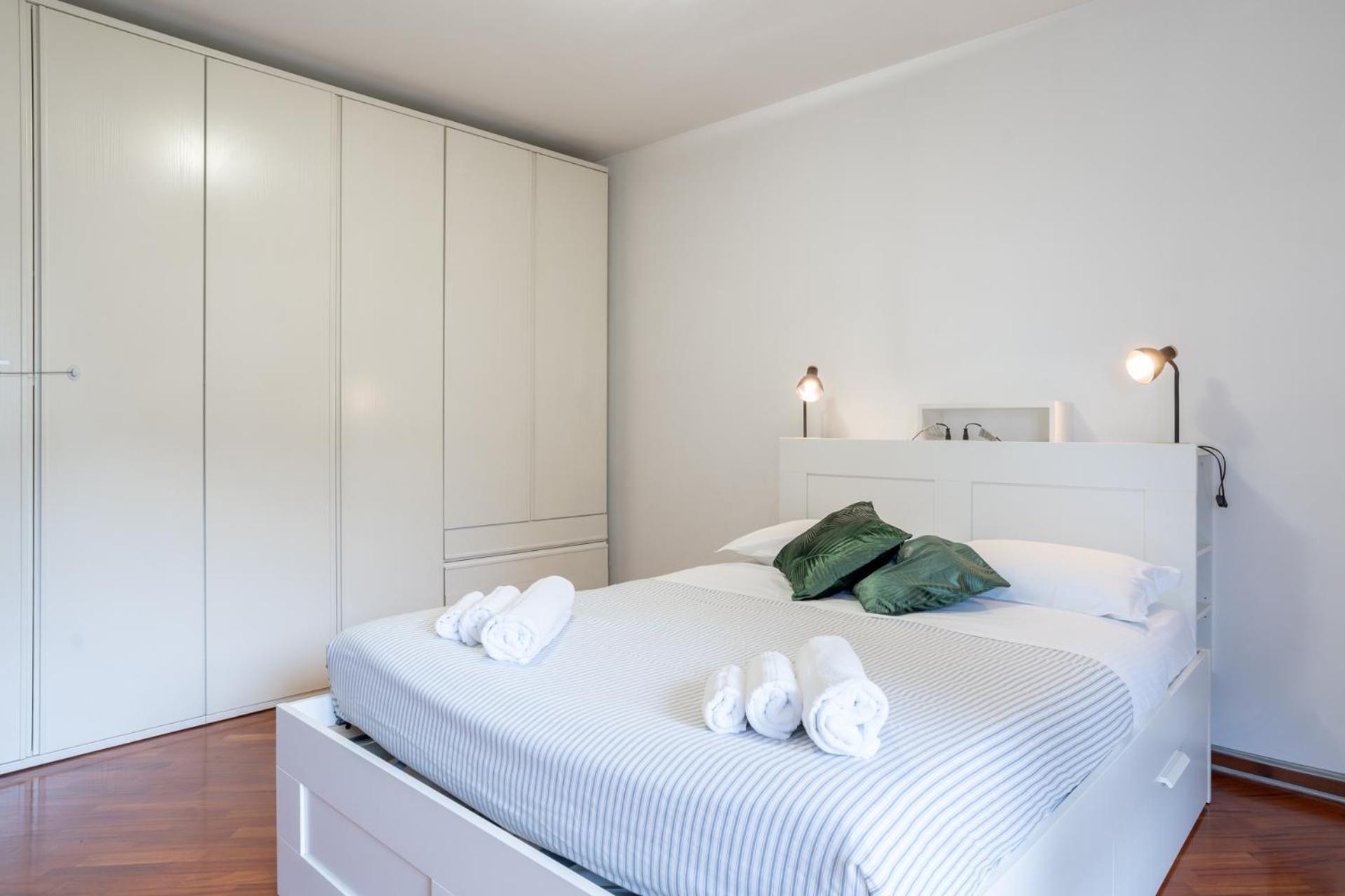 Spacious Bright Apartment Near City Center And Como Lake With Air Conditioning Lecco Exterior photo