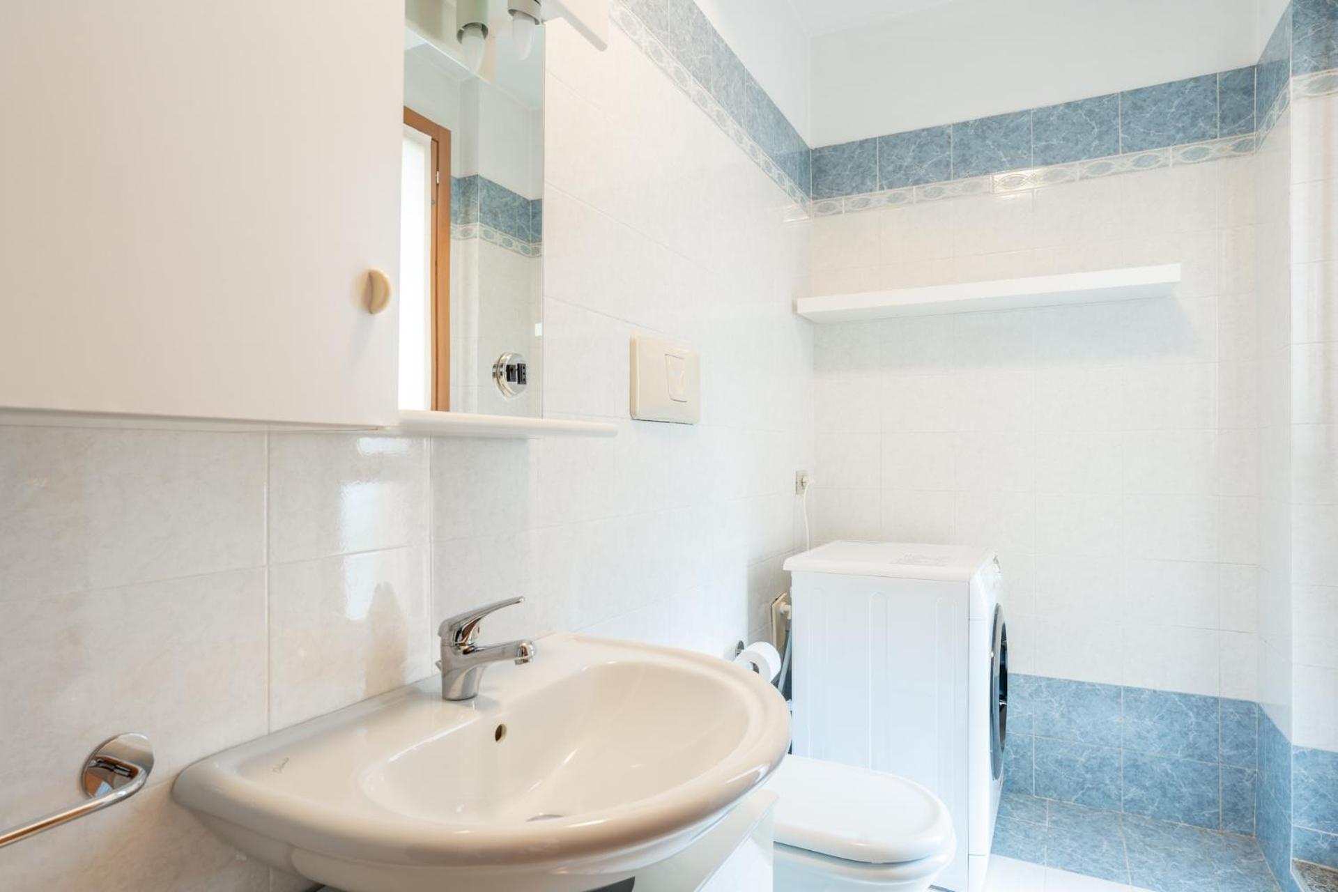 Spacious Bright Apartment Near City Center And Como Lake With Air Conditioning Lecco Exterior photo
