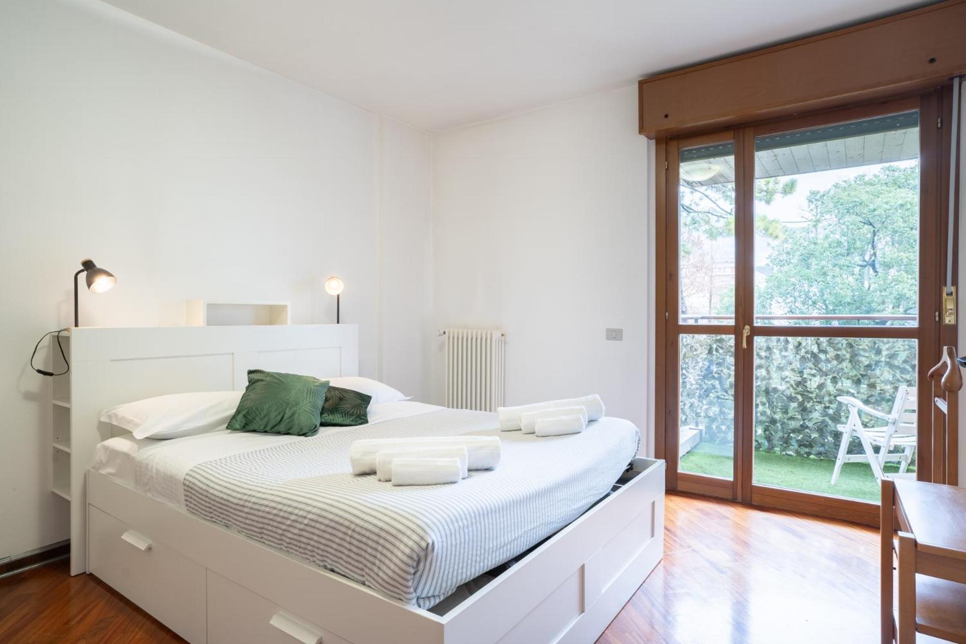 Spacious Bright Apartment Near City Center And Como Lake With Air Conditioning Lecco Exterior photo