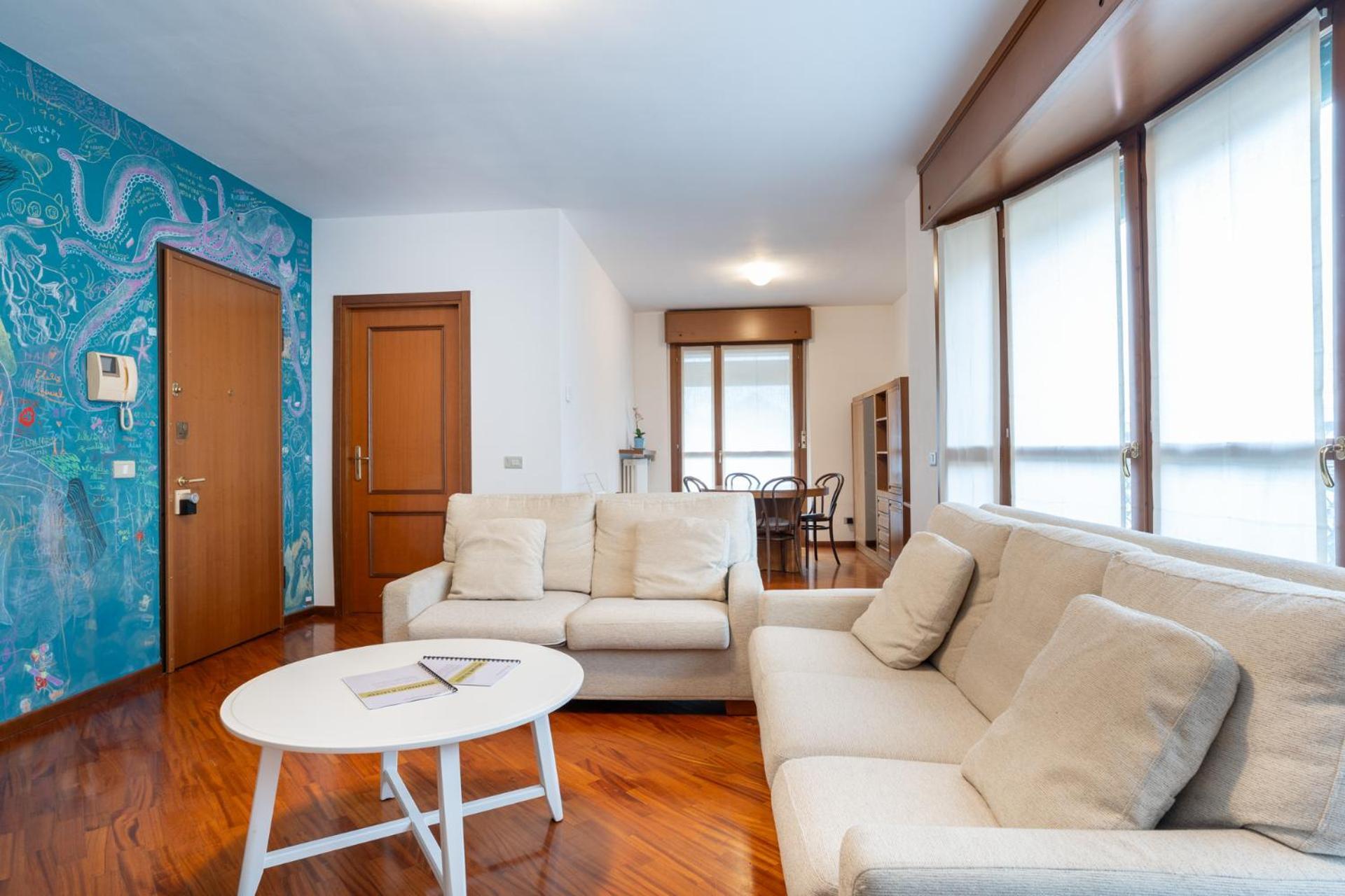 Spacious Bright Apartment Near City Center And Como Lake With Air Conditioning Lecco Exterior photo