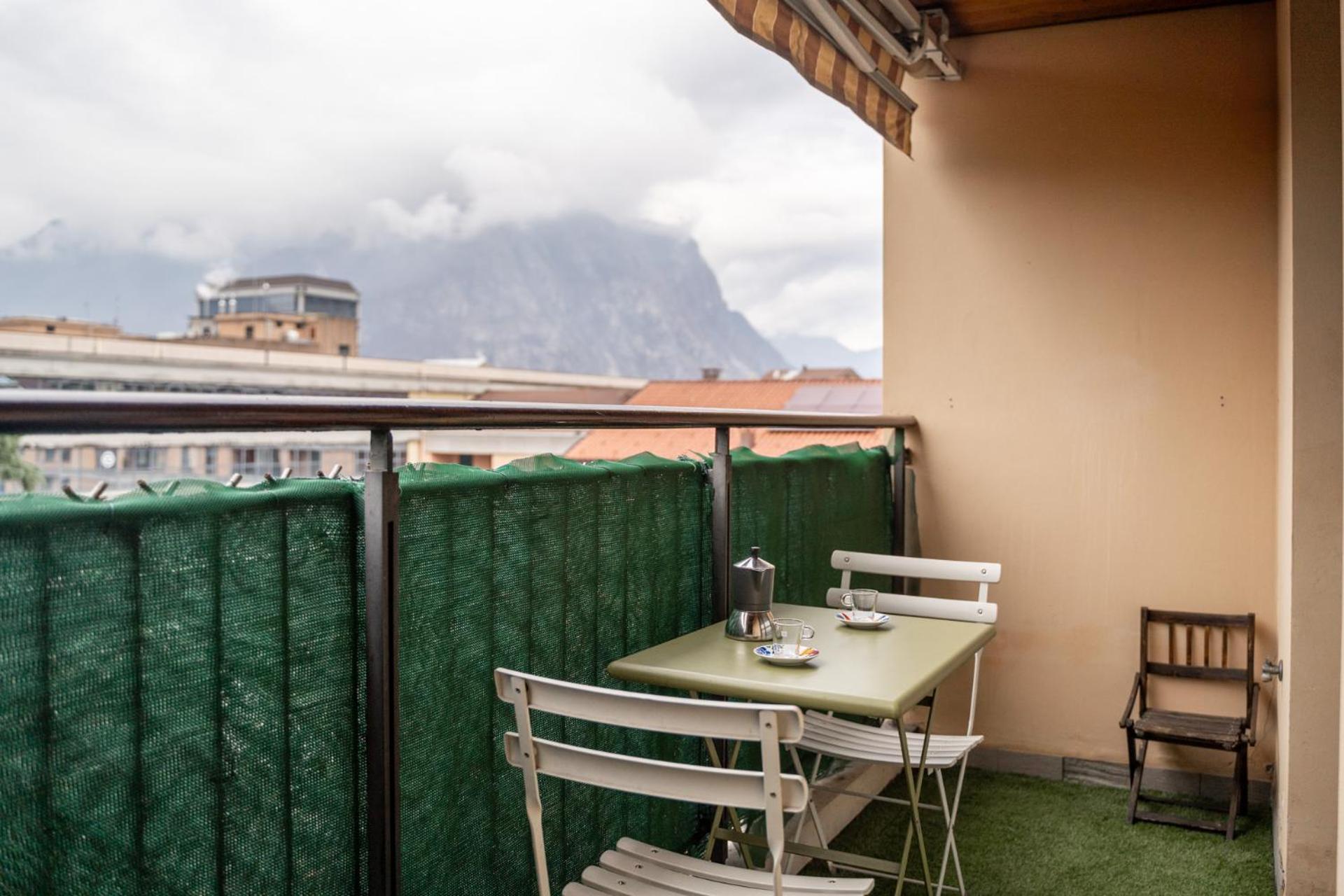 Spacious Bright Apartment Near City Center And Como Lake With Air Conditioning Lecco Exterior photo