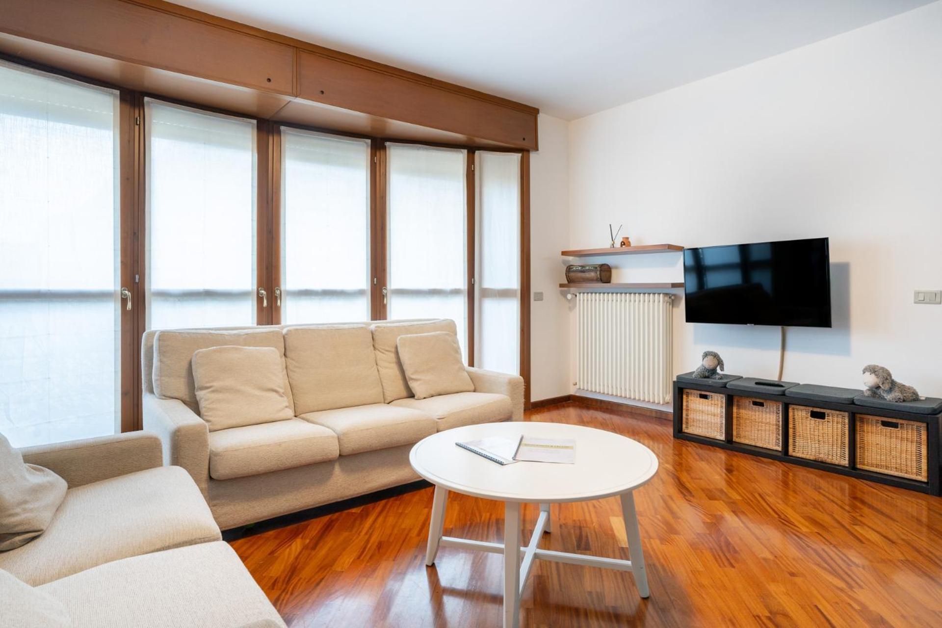 Spacious Bright Apartment Near City Center And Como Lake With Air Conditioning Lecco Exterior photo