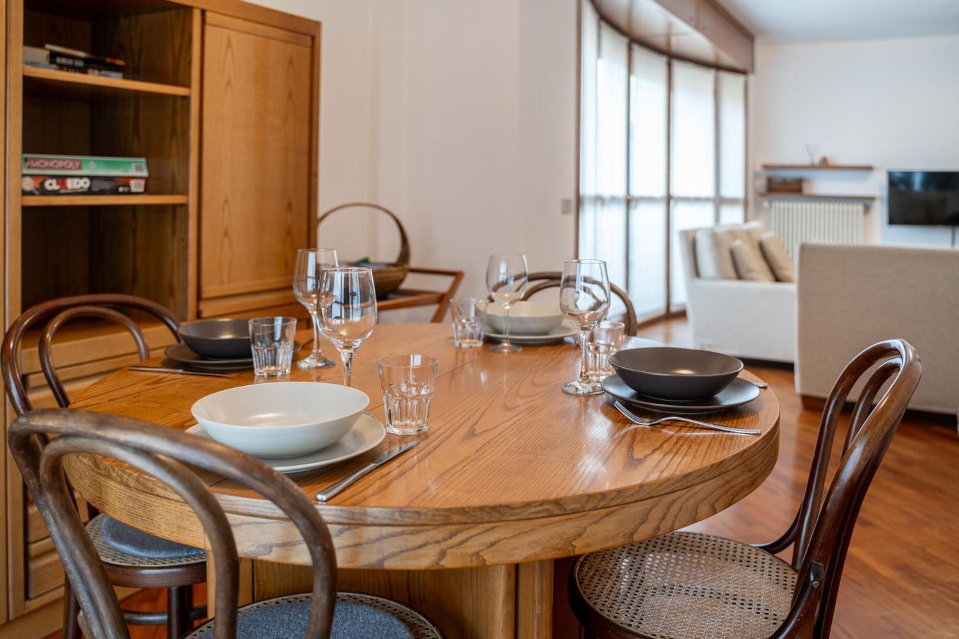 Spacious Bright Apartment Near City Center And Como Lake With Air Conditioning Lecco Exterior photo