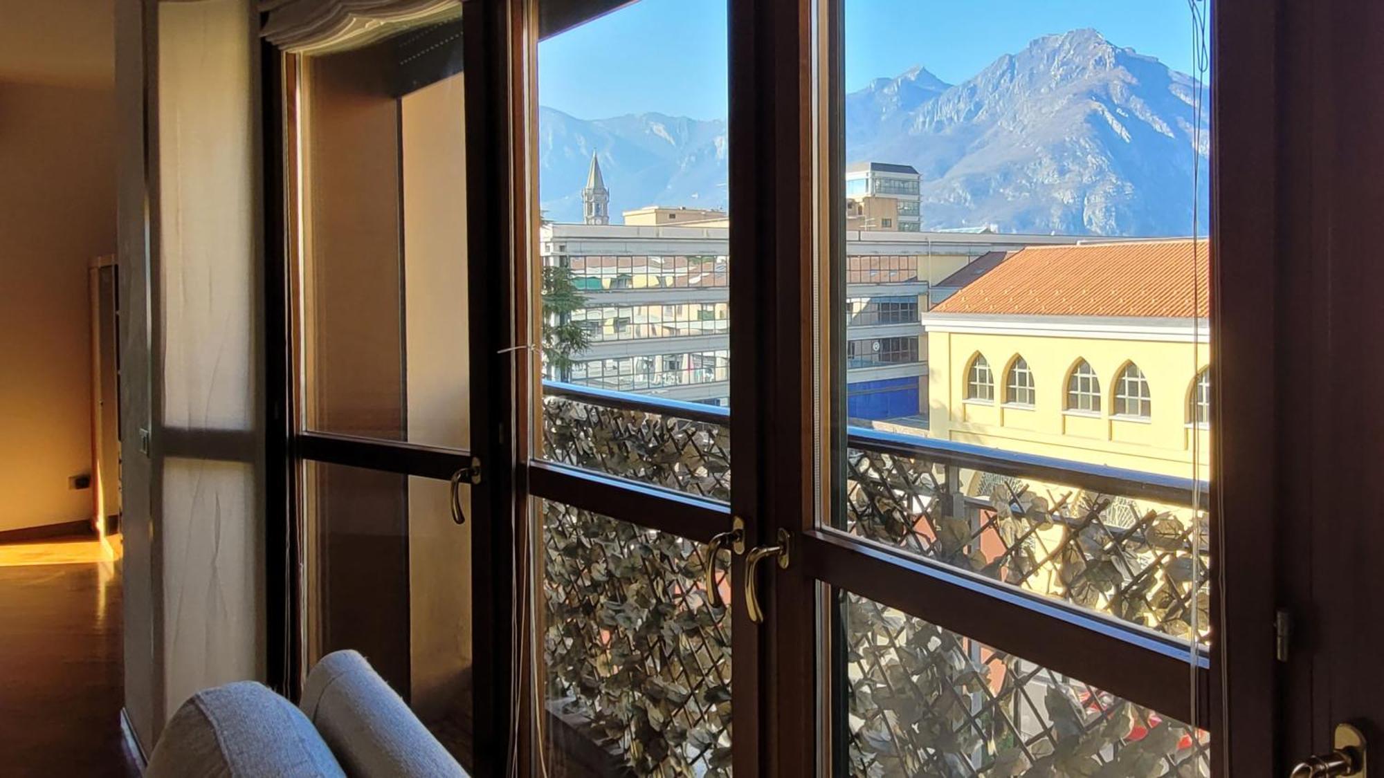 Spacious Bright Apartment Near City Center And Como Lake With Air Conditioning Lecco Exterior photo